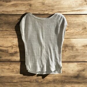 Old Navy Lightweight Shaker Stitch Short Sleeve Beige Crochet Sweater Size Mediu
